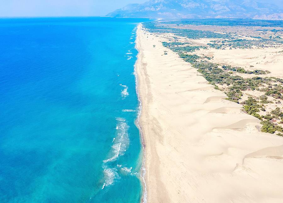 Playa de Patara y sus hermosas arenas blancas. Foto: Antalya