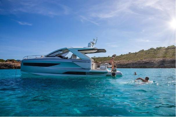 Foto der Jeanneau DB/37 IB Motoryacht