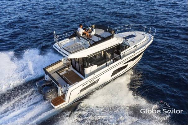 Foto der Jeanneau Merry Fisher 1095 Motoryacht mit Flybridge