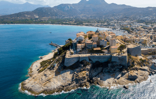 Set sail for Corsica and discover the beauty of the Mediterranean!