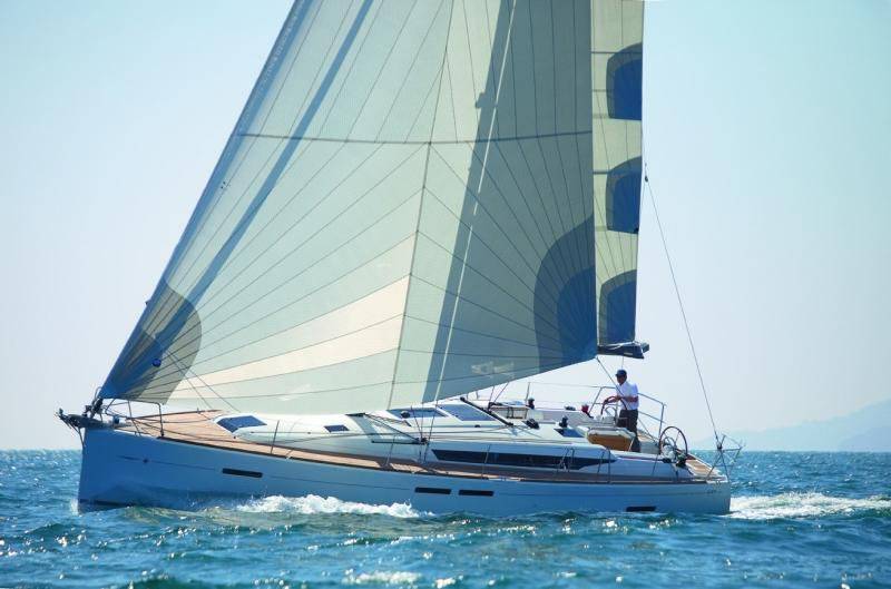 Segelyacht unter vollen Segeln auf offenem Meer
Moderne Segelyacht unter vollen Segeln auf offenem Meer bei idealem Wind – perfektes Erlebnis für Segelurlaub und Yachtcharter mit Freiheit, Abenteuer und unvergesslichen Momenten auf dem Wasser.
