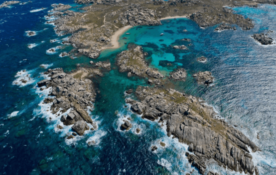 Set sail for Corsica and discover the beauty of the Mediterranean!