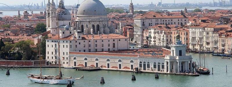 Traumstadt Venedig: romantisches Ziel eines Adria-Segeltörns entlang Italiens Ostküste