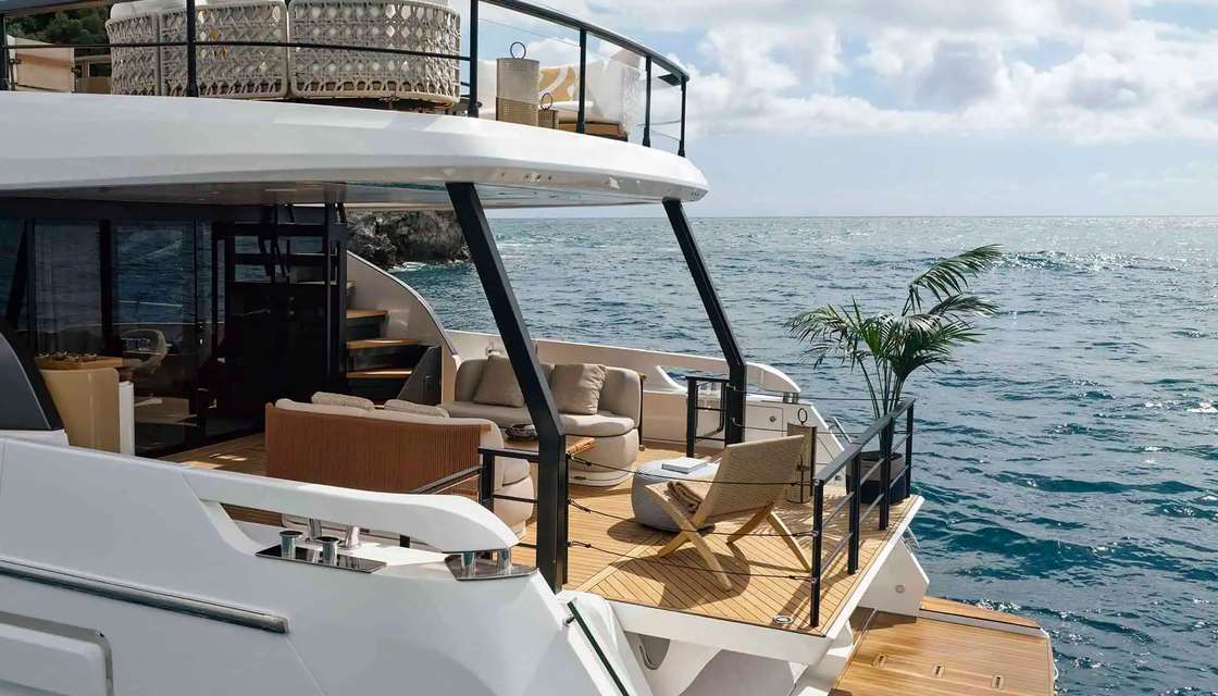 azimut 82 F