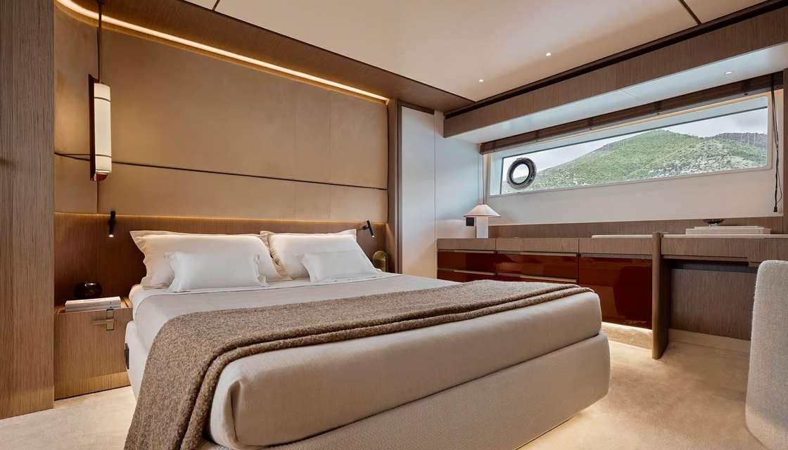 azimut 82 F