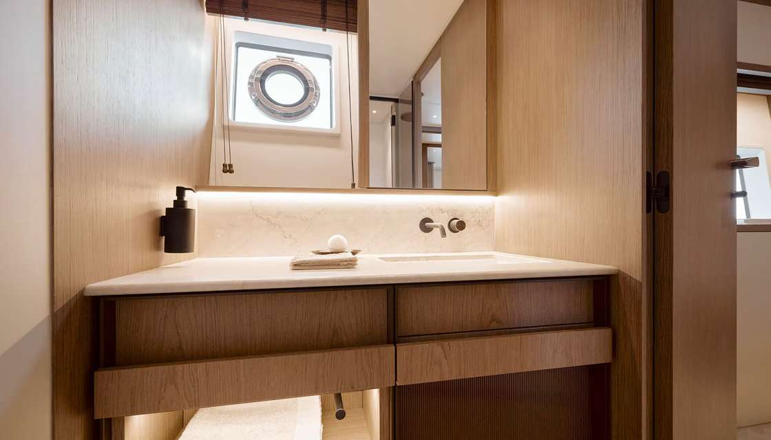azimut 82 F