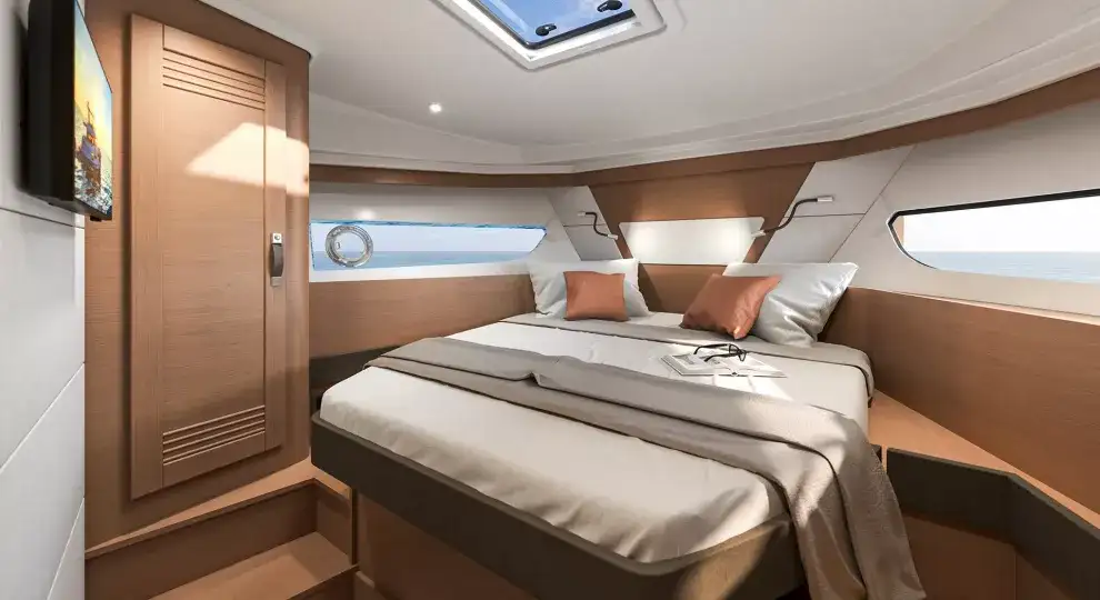 Swift Trawler 37 fly