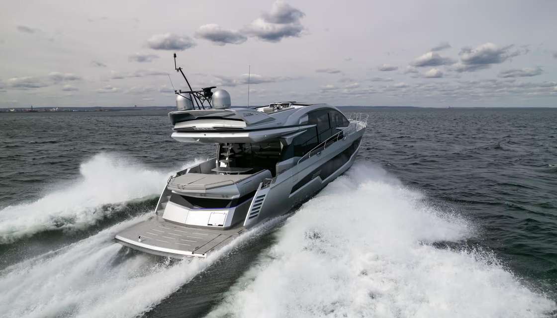 Galeon 700 Skydeck