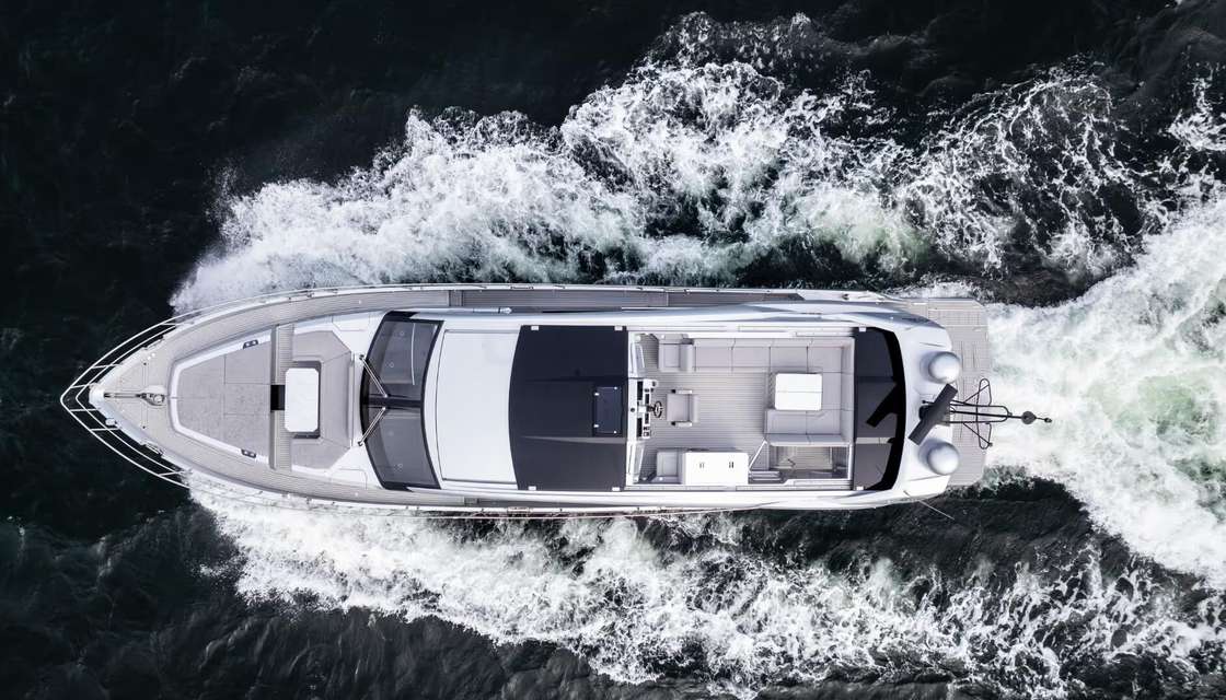 Galeon 700 Skydeck