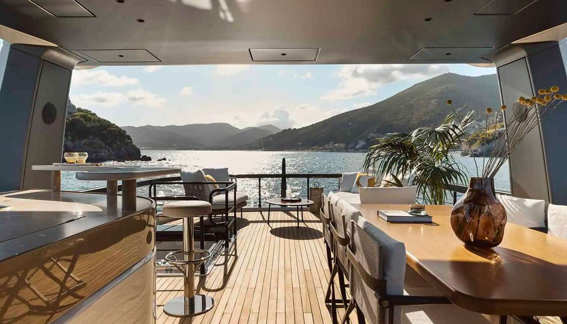 azimut 82 F