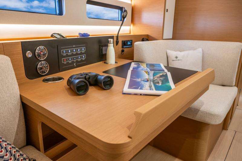 Sun Odyssey 415
