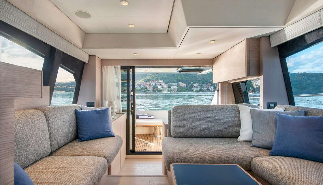 Ferretti Yachts 500