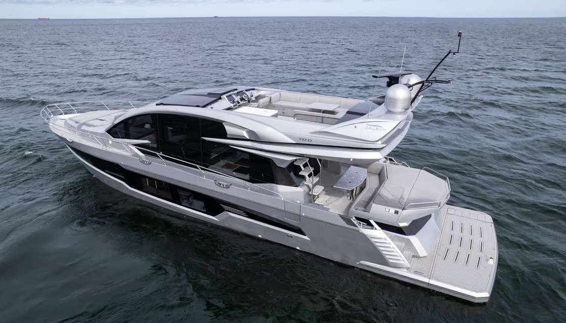 Galeon 700 Skydeck