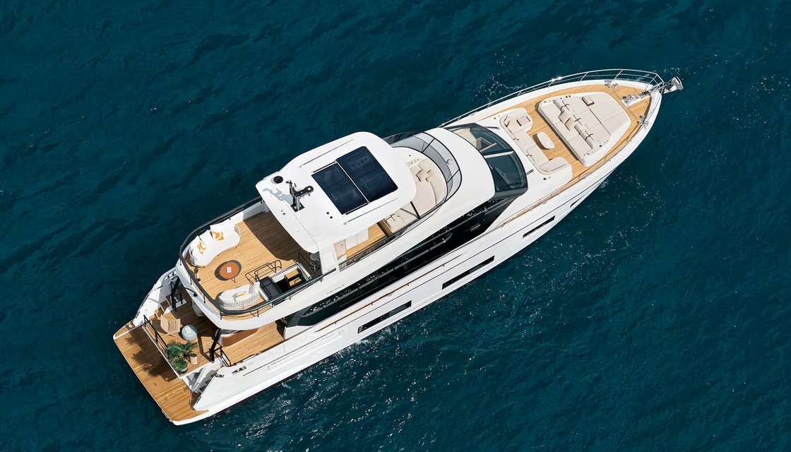 azimut 82 F