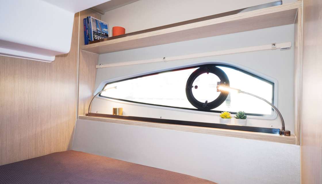 Sealine S335