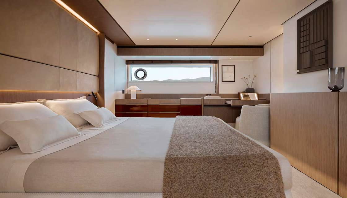 azimut 82 F