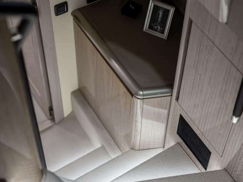 Galeon 700 Skydeck