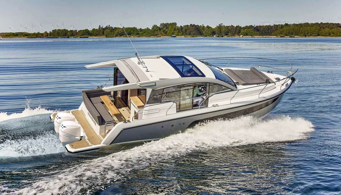Sealine S335