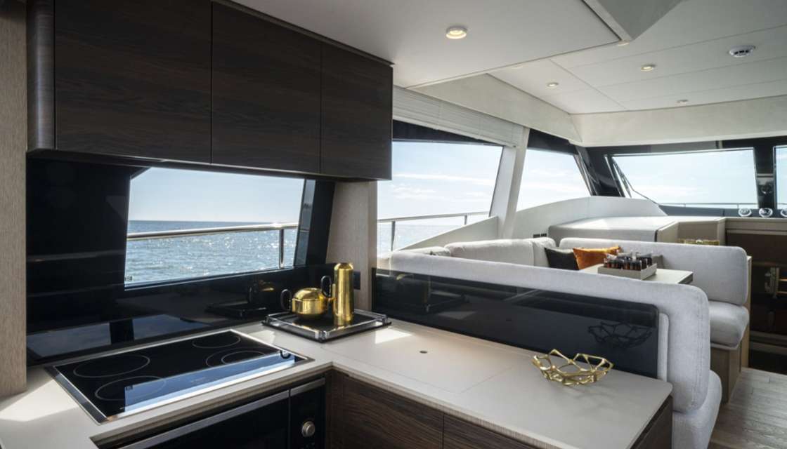 Ferretti Yachts 500