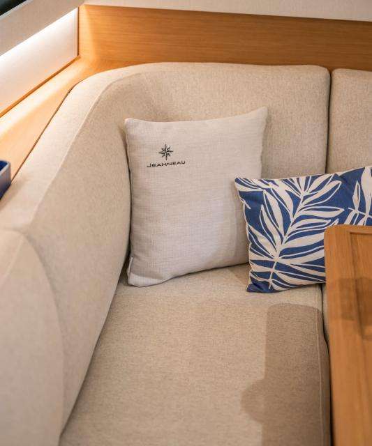 Sun Odyssey 415