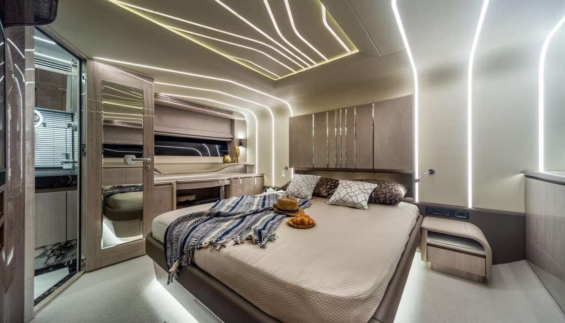 Galeon 700 Skydeck