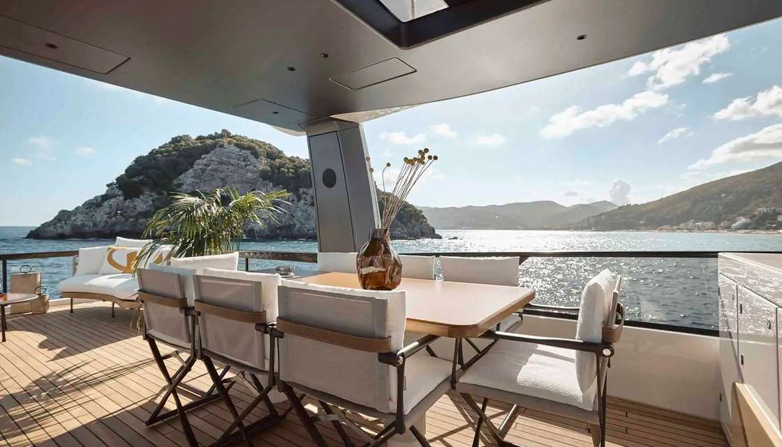azimut 82 F