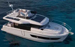 Swift Trawler 37 fly