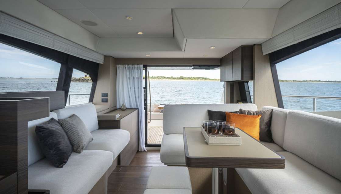 Ferretti Yachts 500