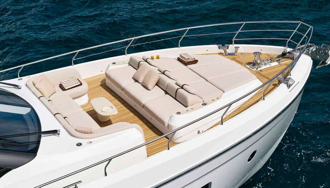 azimut 82 F