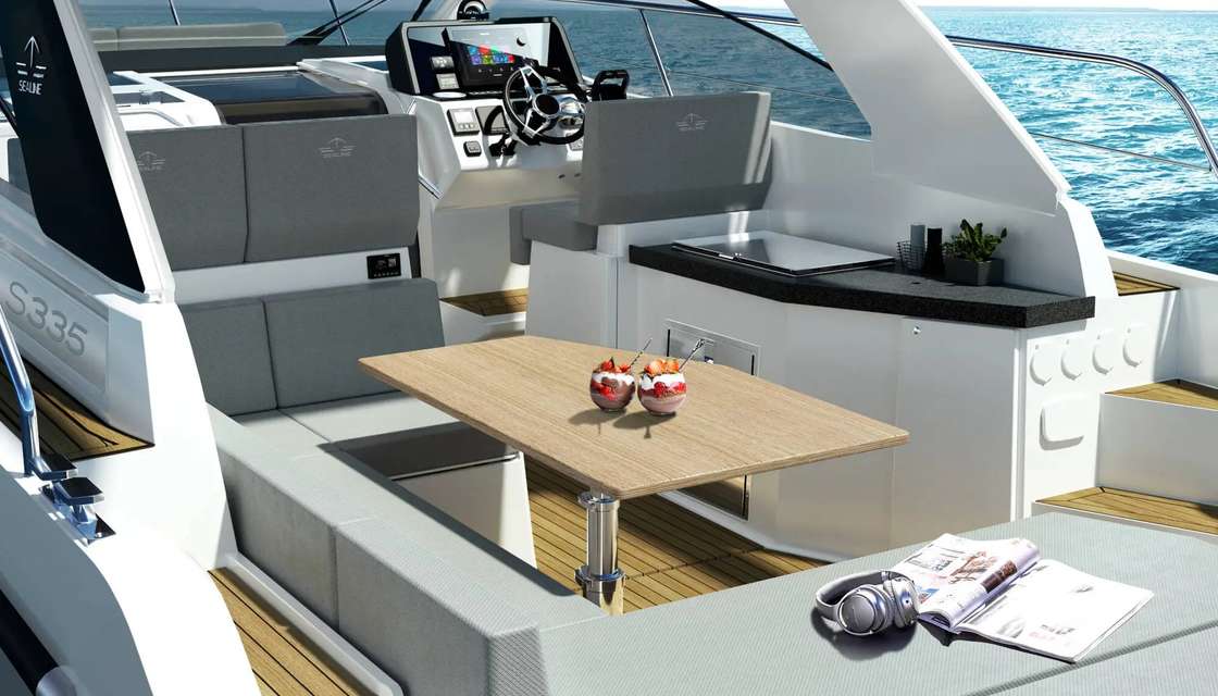 Sealine S335