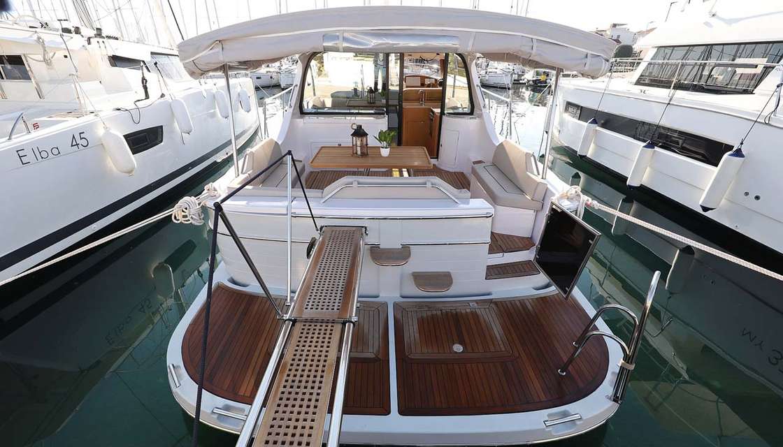 SAS Adriana 44