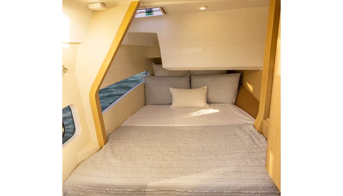 Aquila 32 Sport