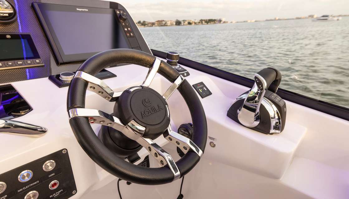 Aquila 32 Sport