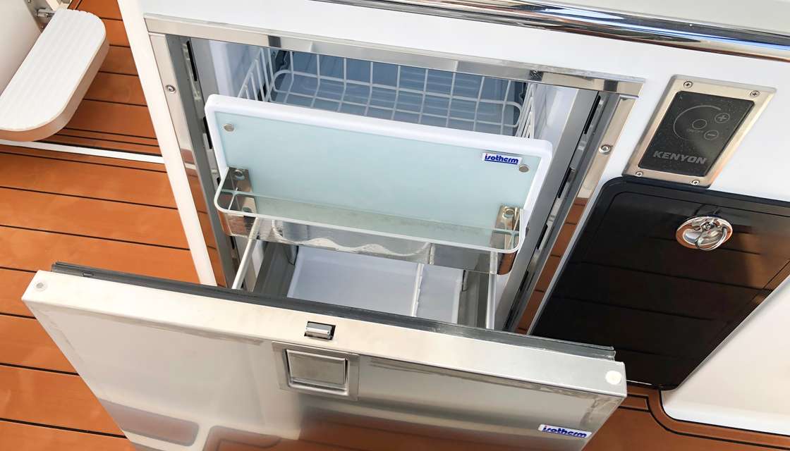Aquila 32 Sport