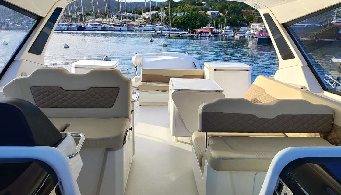 Aquila 36 Sport