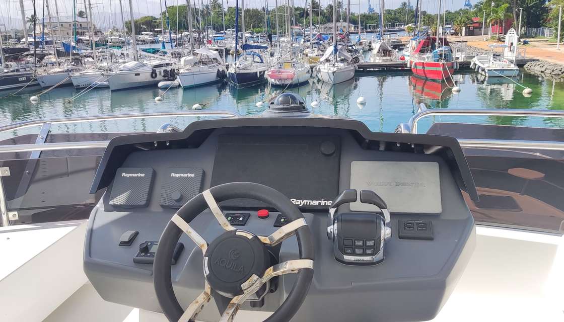 Aquila 44 PC