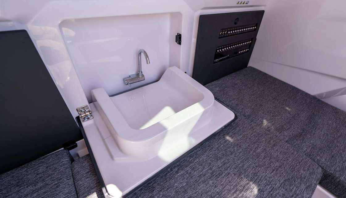 Axopar 29 XC Cross Cabin