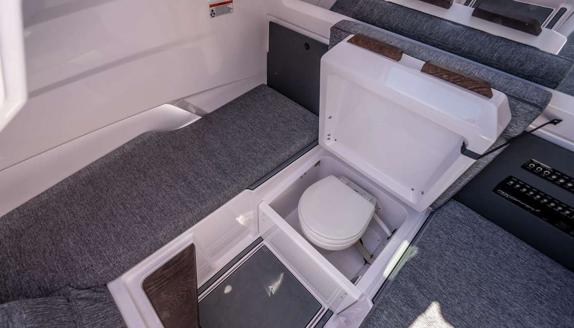 Axopar 29 XC Cross Cabin