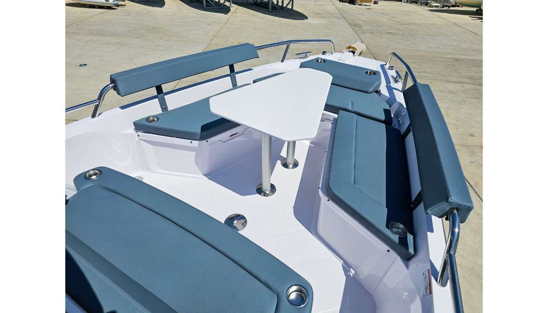 Axopar 29 XC Cross Cabin