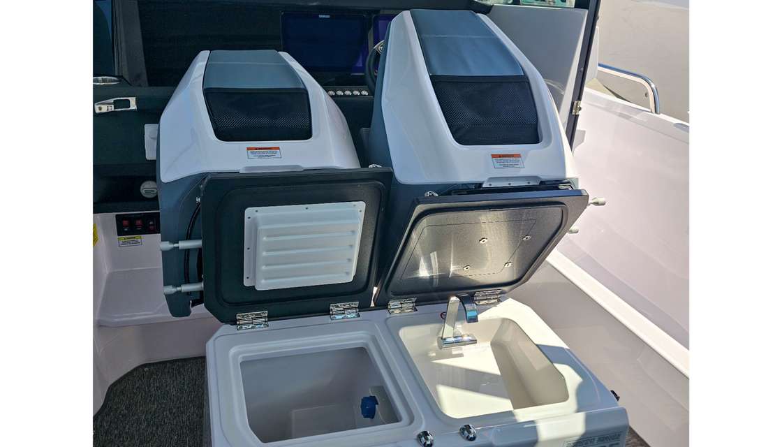 Axopar 29 XC Cross Cabin