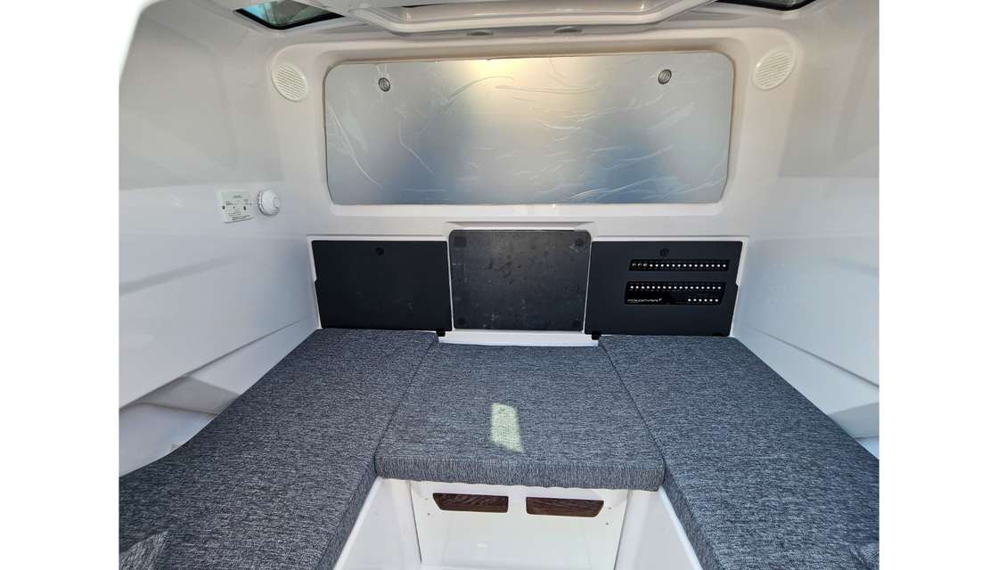 Axopar 29 XC Cross Cabin