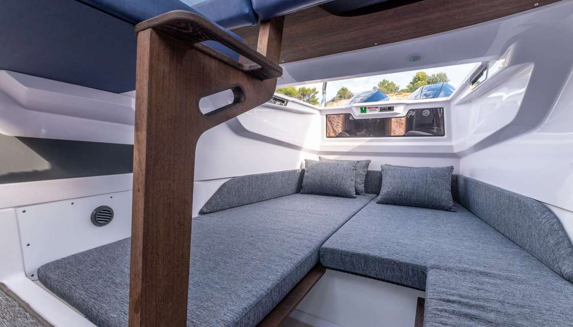 Axopar 29 XC Cross Cabin