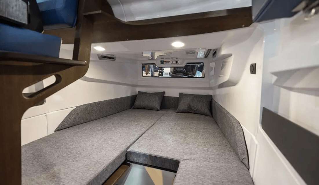 Axopar 29 XC Cross Cabin