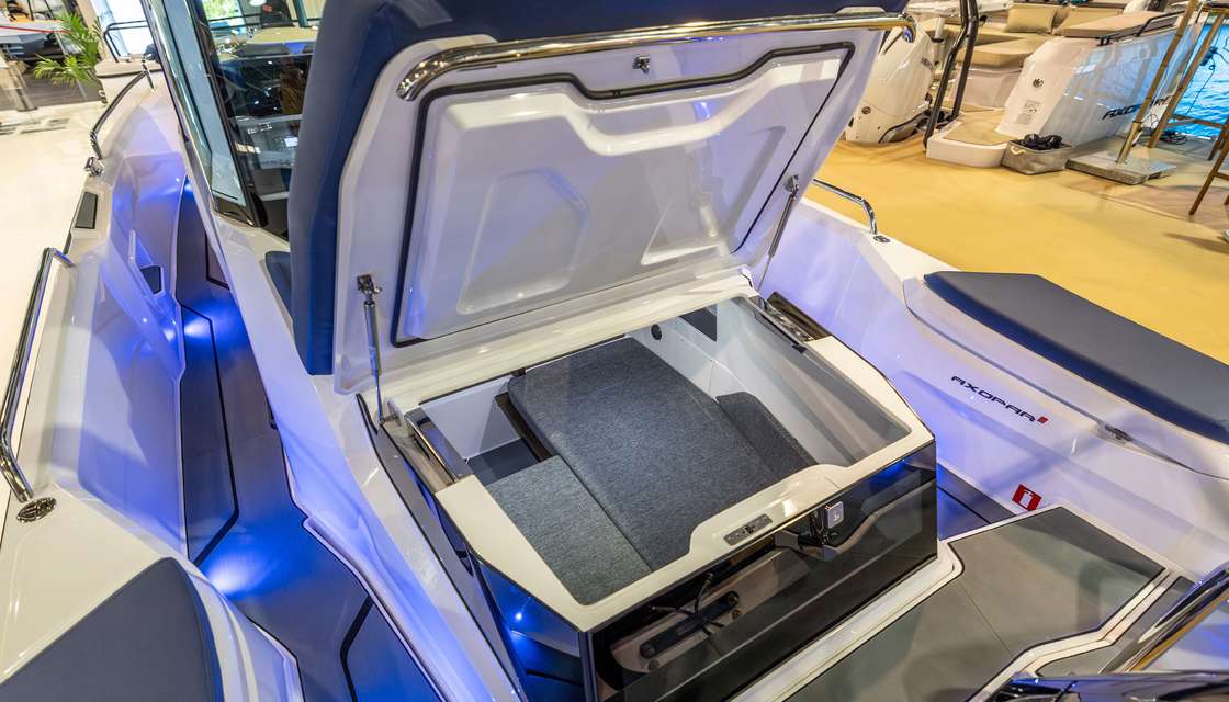 Axopar 29 XC Cross Cabin