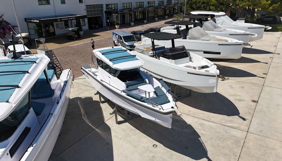 Axopar 29 XC Cross Cabin