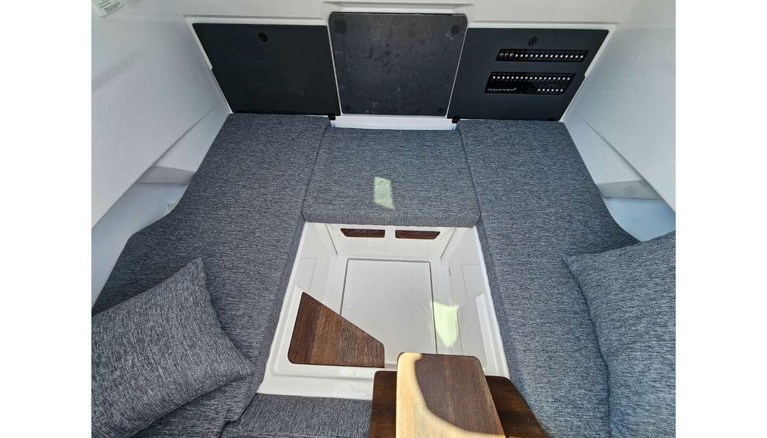 Axopar 29 XC Cross Cabin