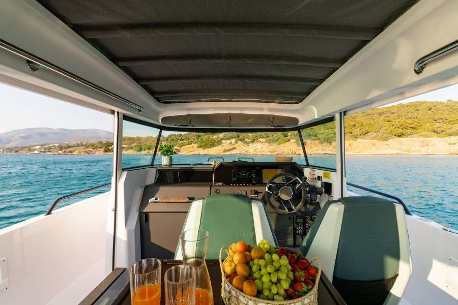 Axopar 37 XC Cross Cabin