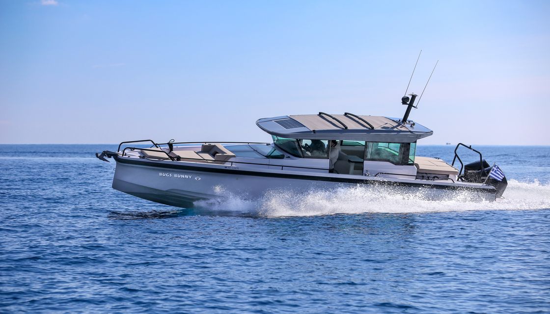 Axopar 37 XC Cross Cabin