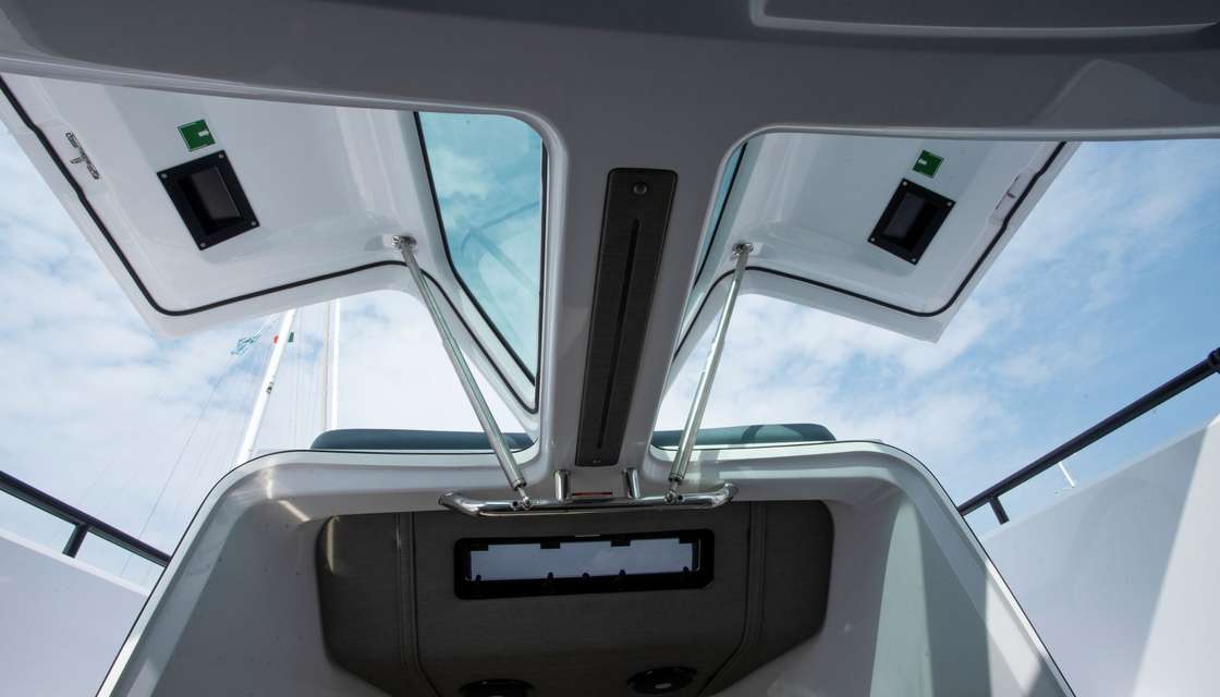 Axopar 37 XC Cross Cabin