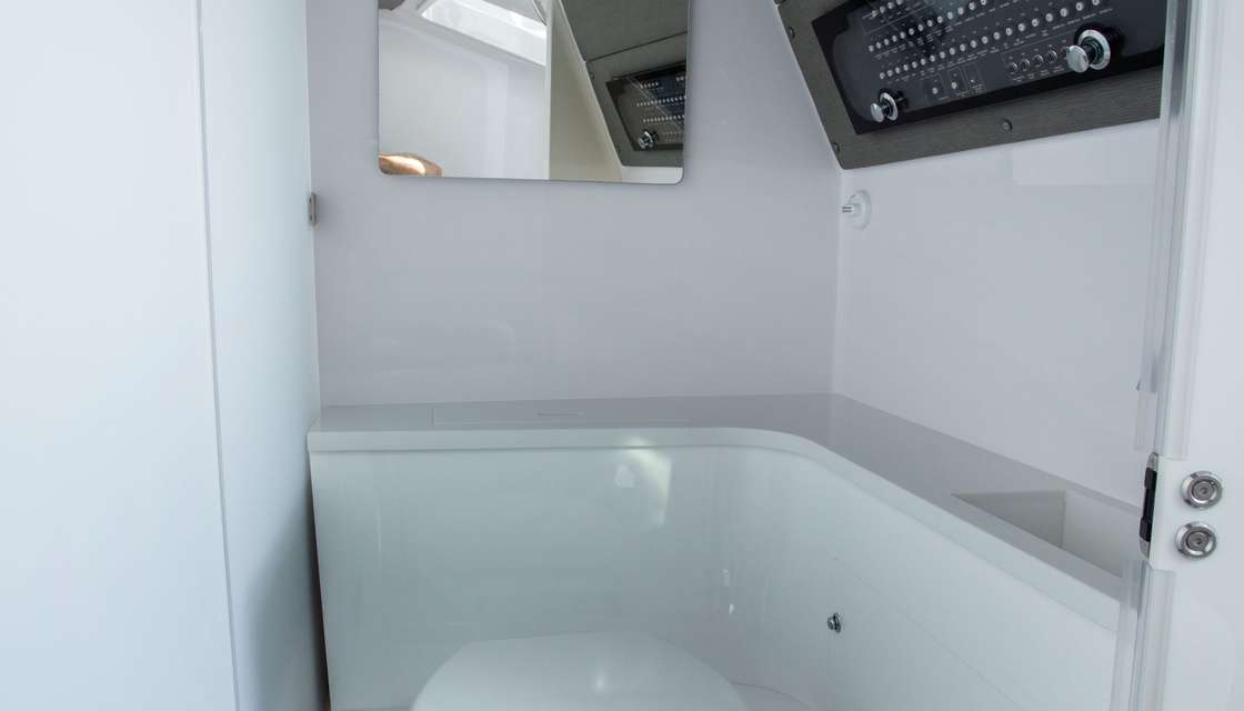 Axopar 37 XC Cross Cabin
